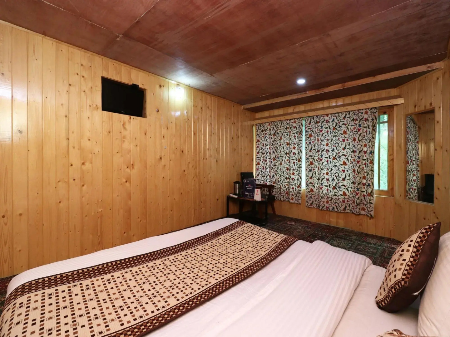 Oyo 18770 Hotel Indian Palace