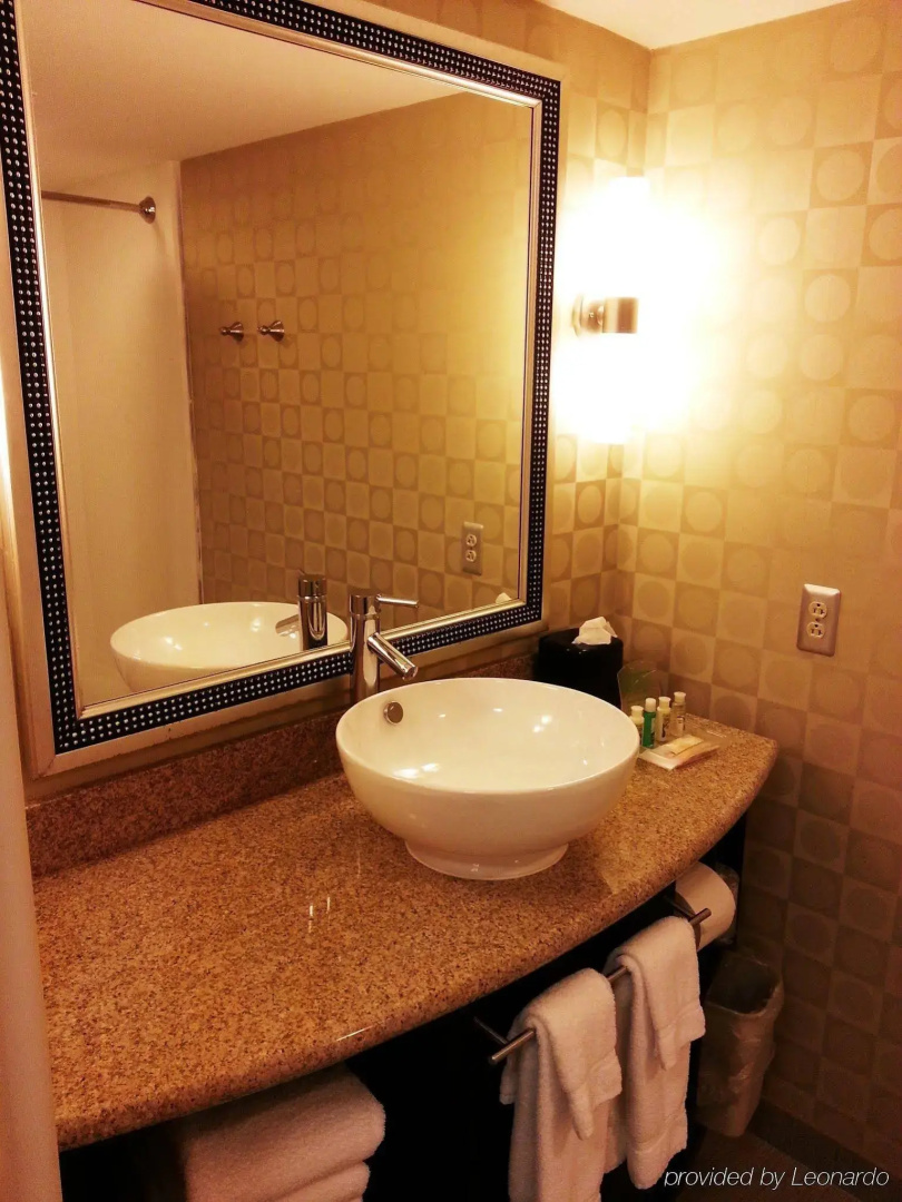 Holiday Inn Macon North by IHG