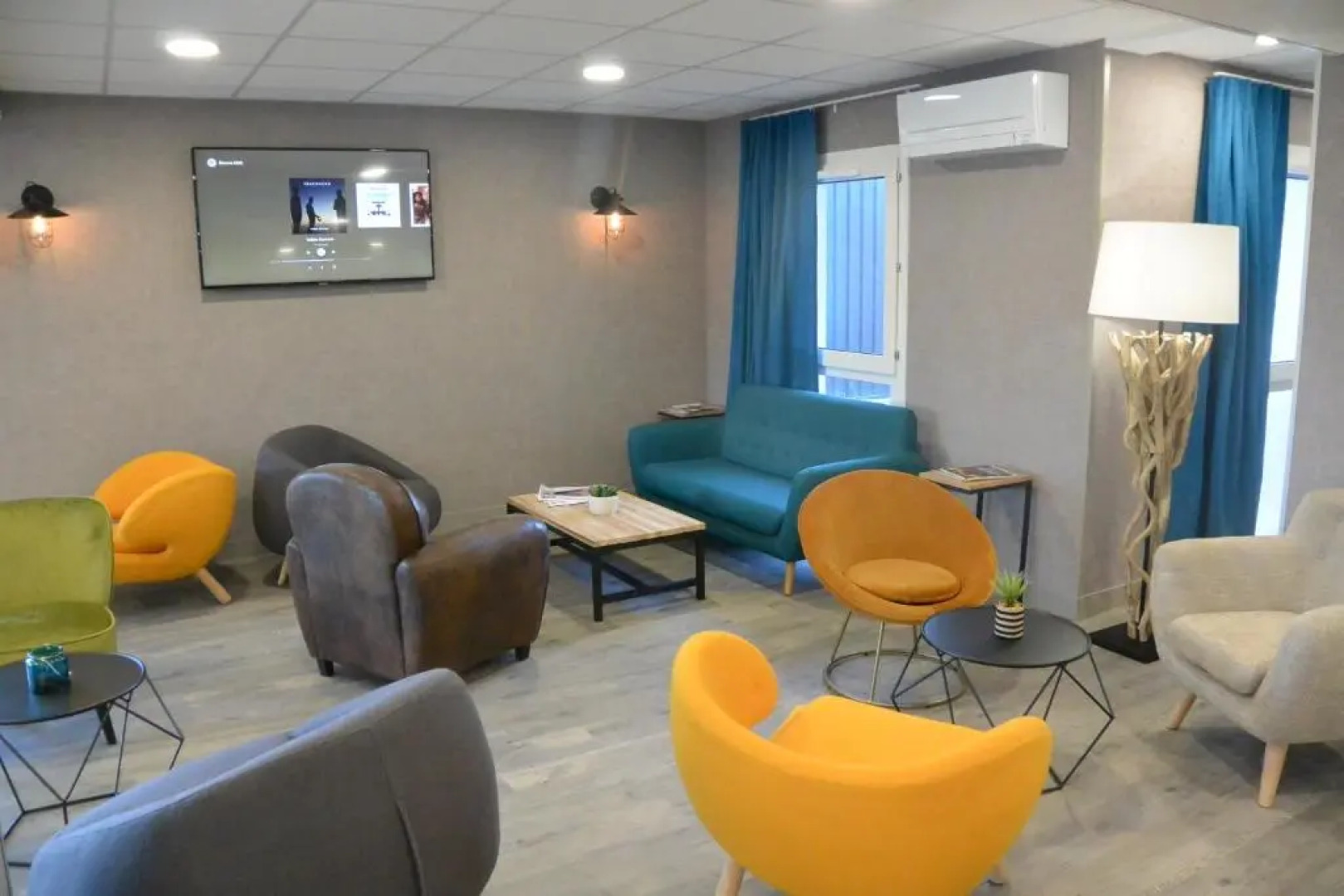 KYRIAD DIRECT Tours Sud - Chambray Lès Tours