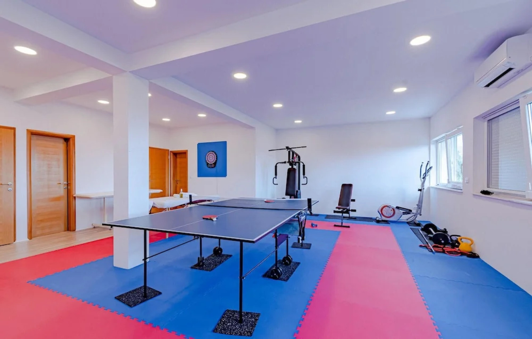 Beautiful Home in Zrnovo With 4 Bedrooms, Wifi and Outdoor Swimming Pool