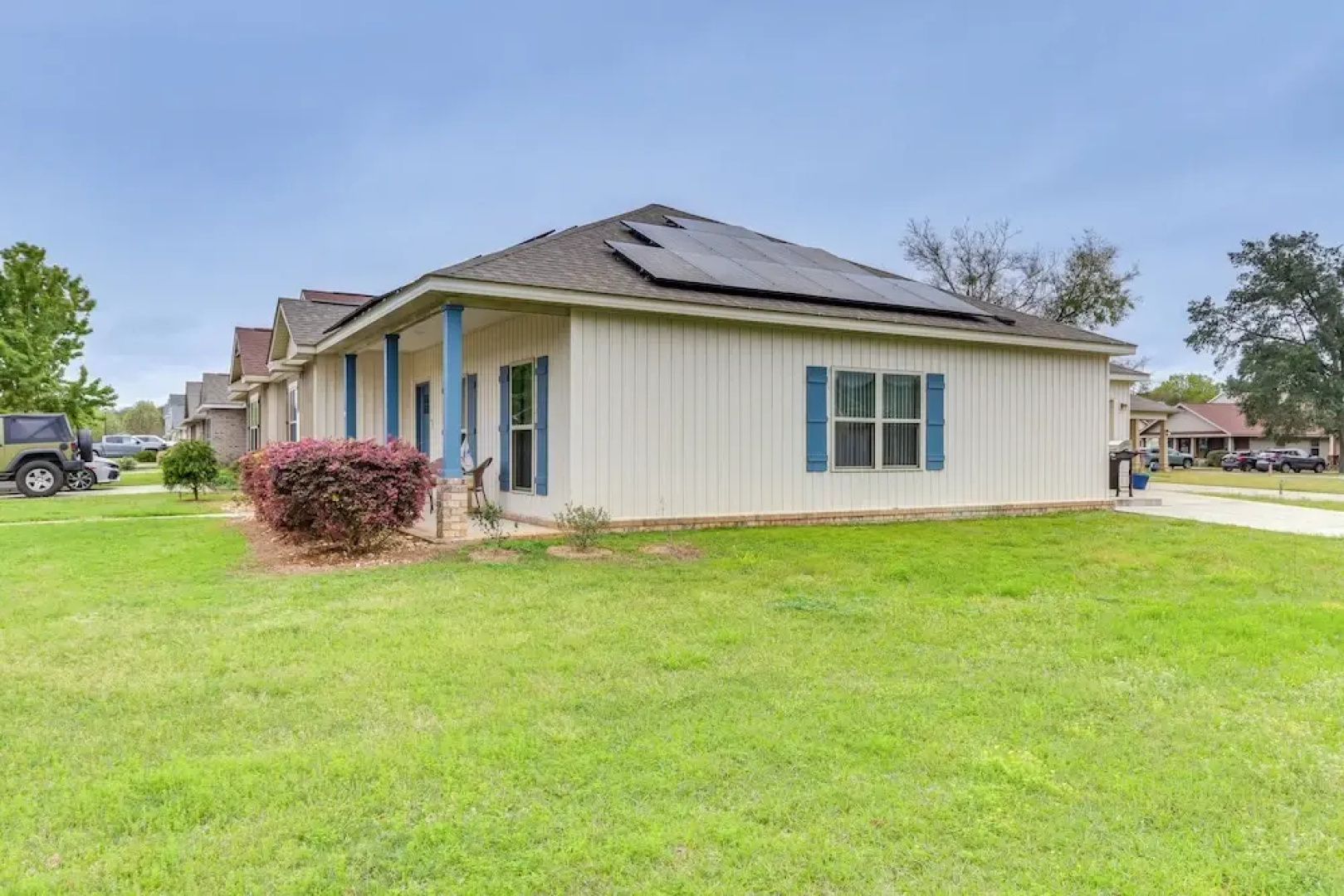 Pet-friendly Pensacola Home ~ 2 Mi to Bruce Beach!