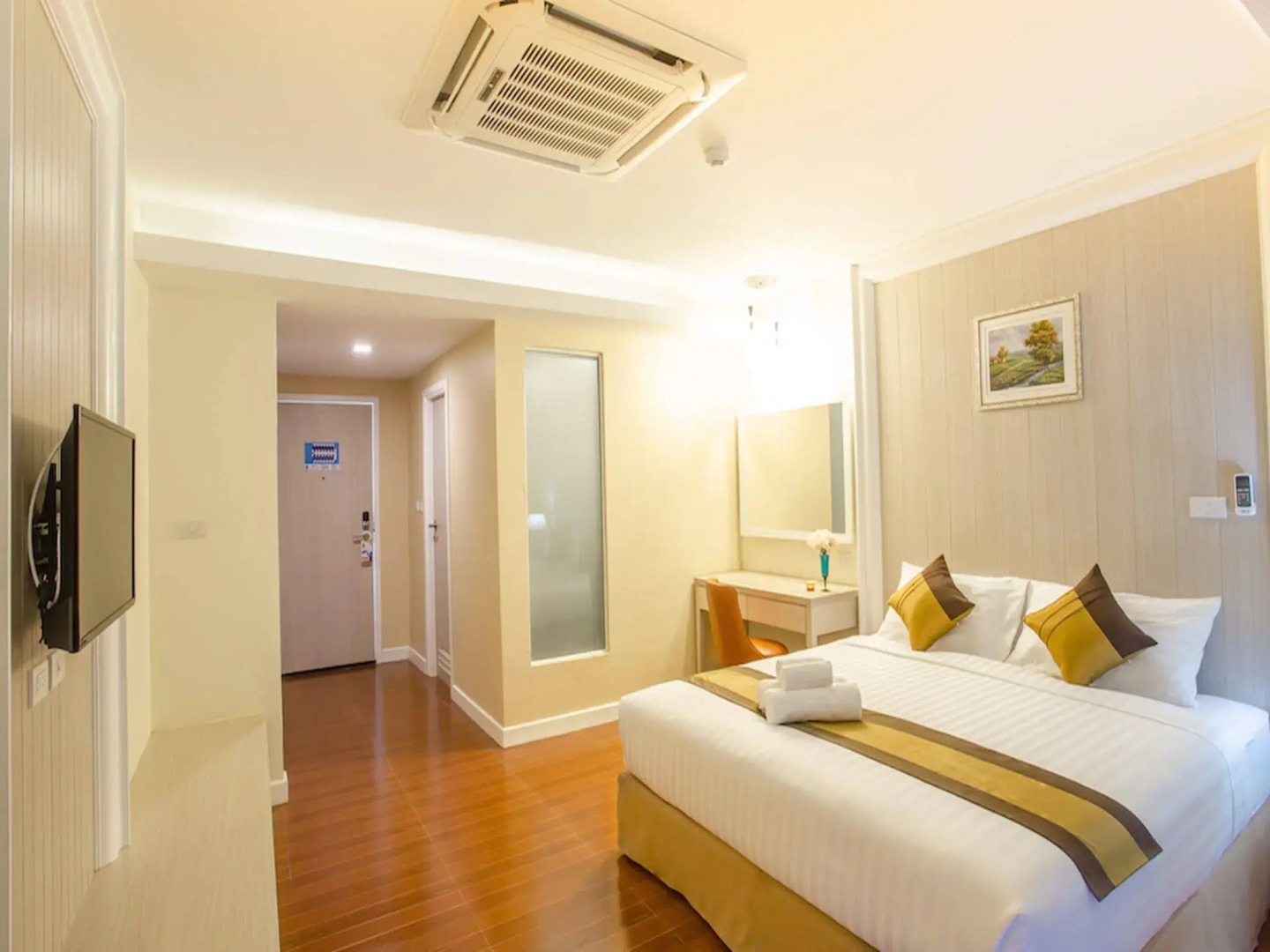 Saint Tropez Beach Resort Hotel