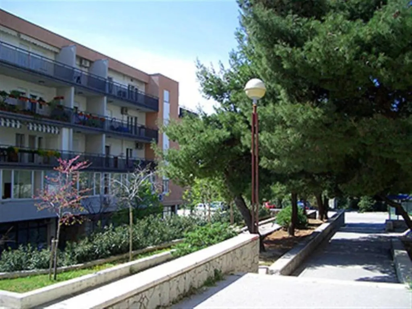 Apartment Happy Day