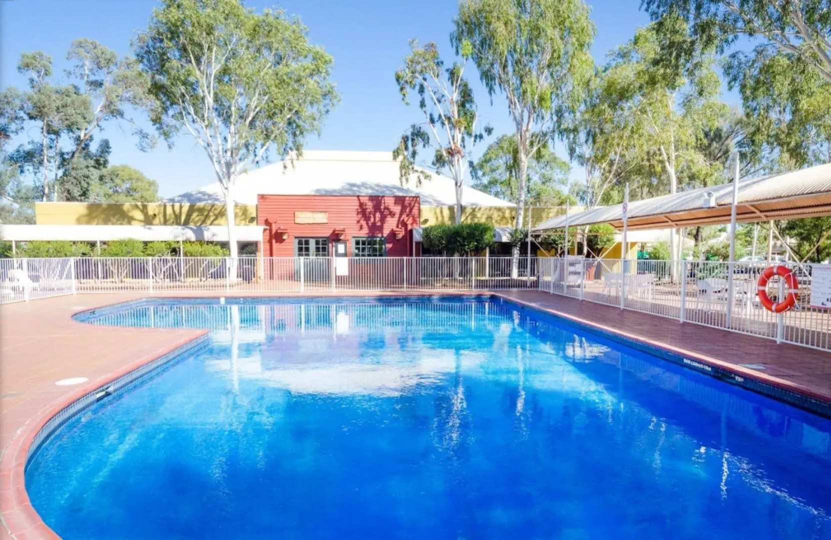 Outback Hotel & Lodge