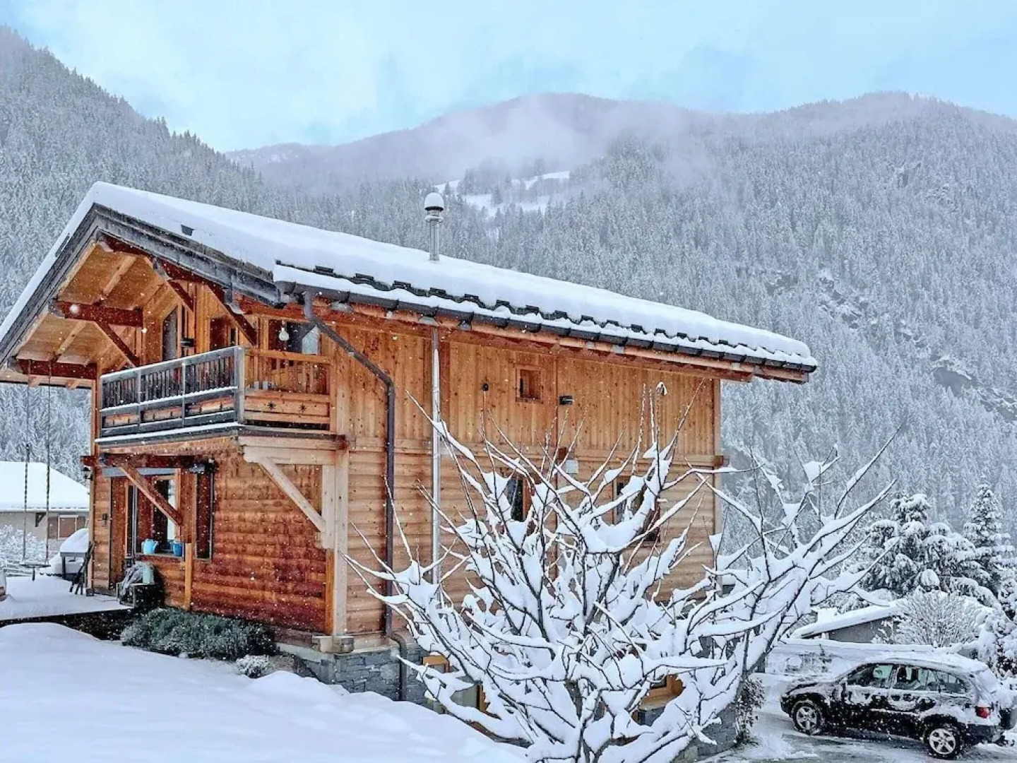Chalet in Moulin With Sauna & Stunning Views