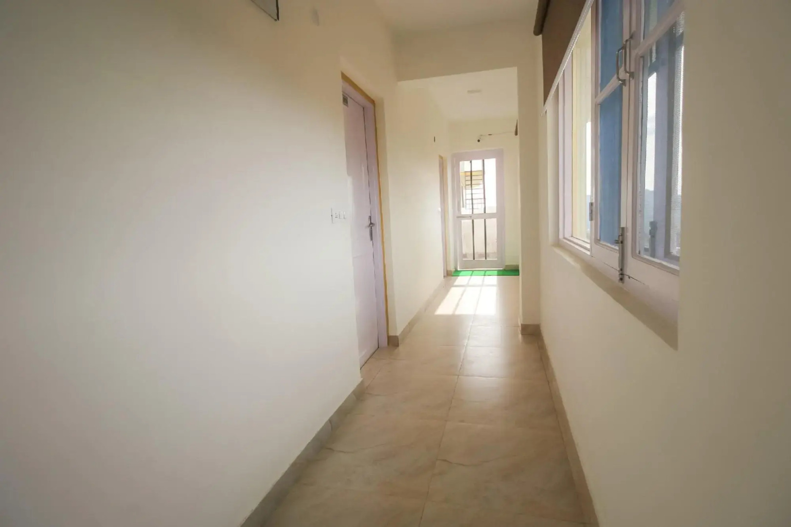 OYO 28284 Gliders Holiday Inn