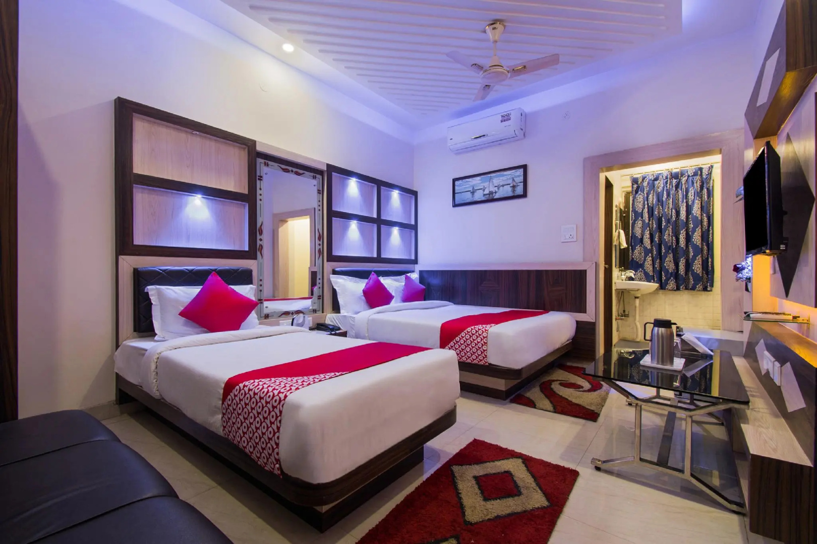 OYO 27673 Hotel Embassy International