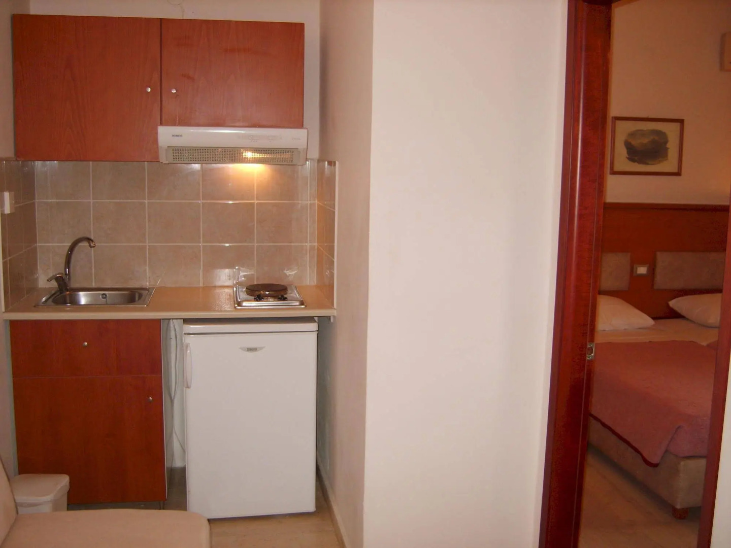 Paradise Lost Hotel-Apartments