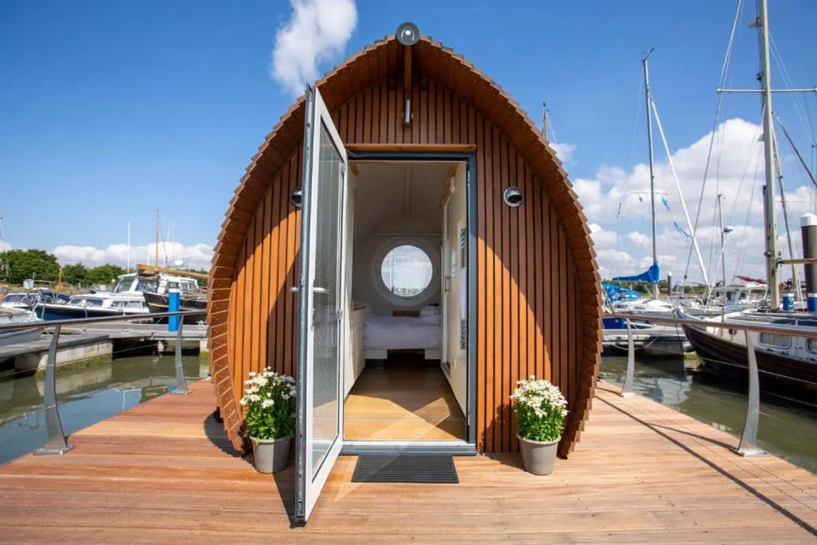 Samphire Ark 900 Boat