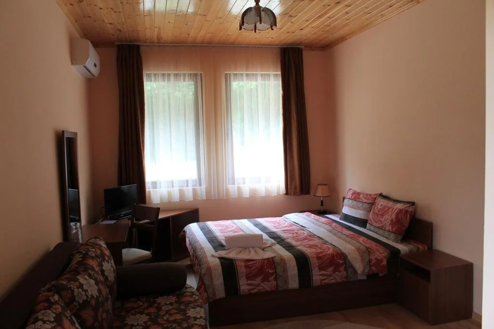 Semeen Hotel Han Dyavolski Vodi