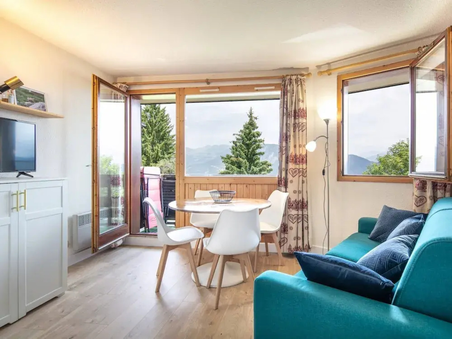 Apartment in Doucy With Mountain Views