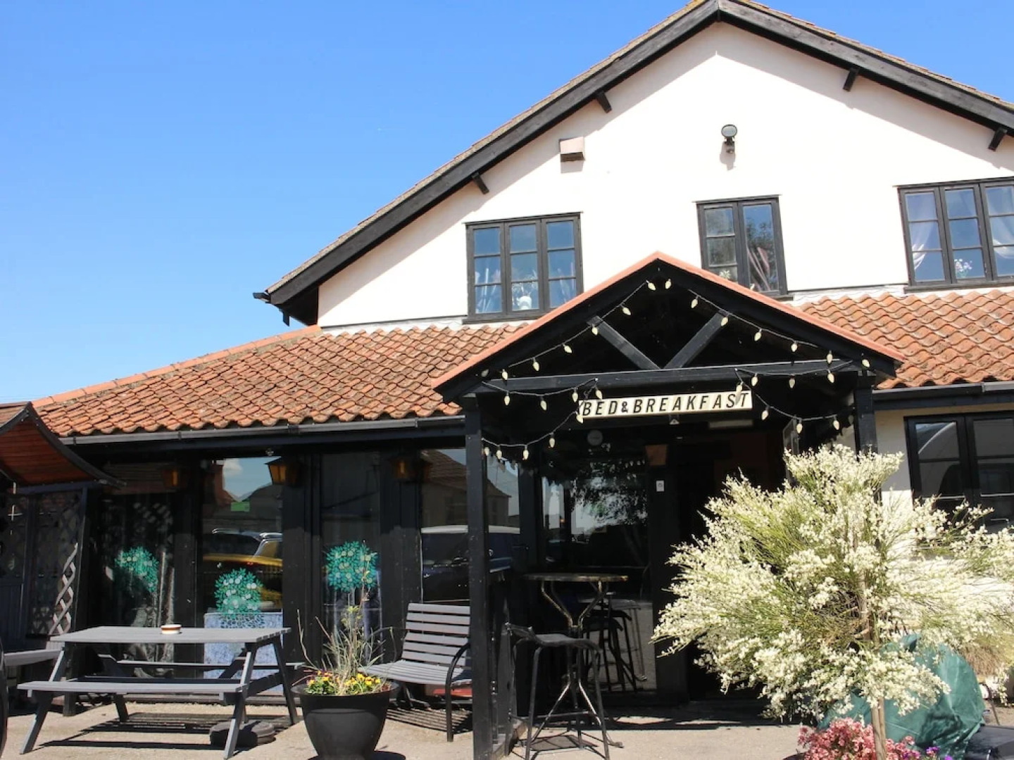 Crown Lodge Bed & Breakfast