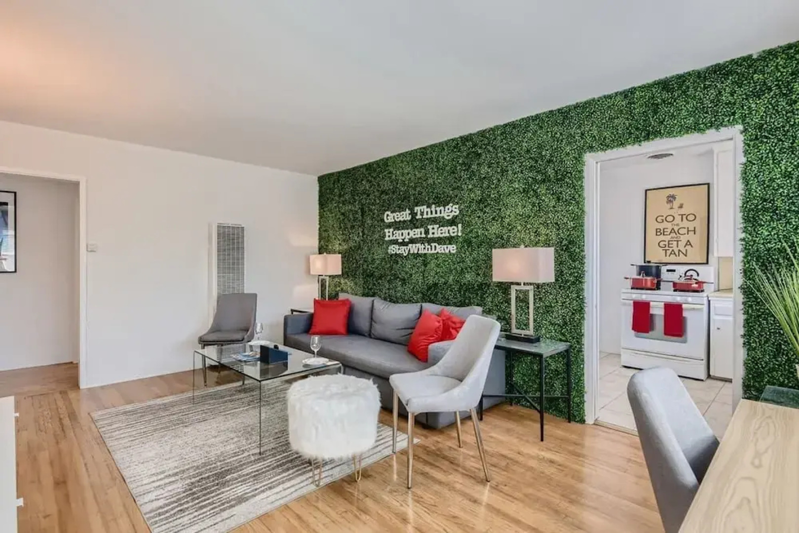 Walk to Beach - King Apt In 1 Area - AB