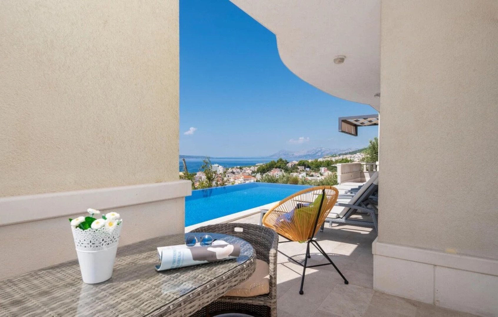 Amazing Home in Makarska With Wifi and 6 Bedrooms