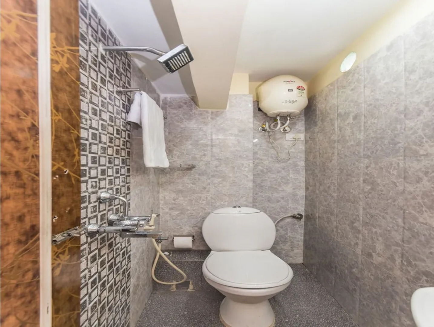 OYO 8863 Hotel Sigma