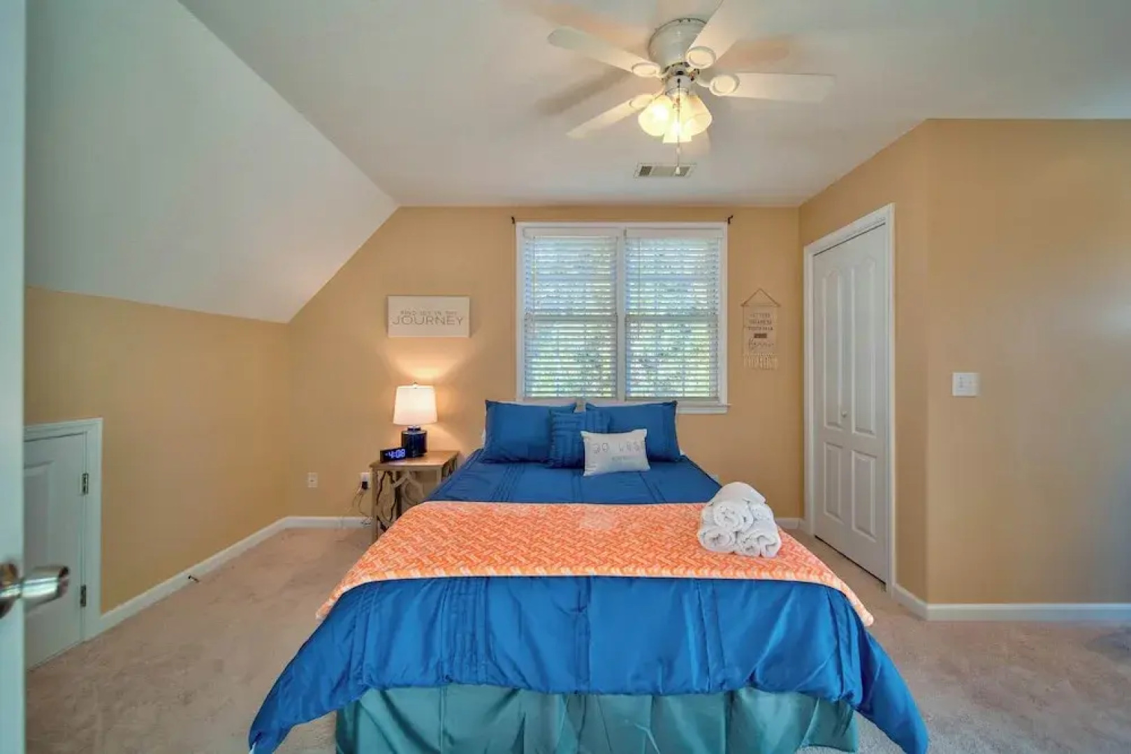 Sunset View 3 BDR Close to Downtown!