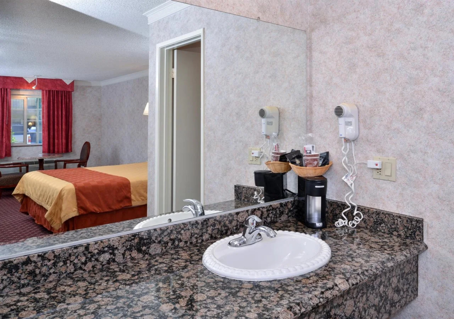 Americas Best Value Inn & Suites Fontana
