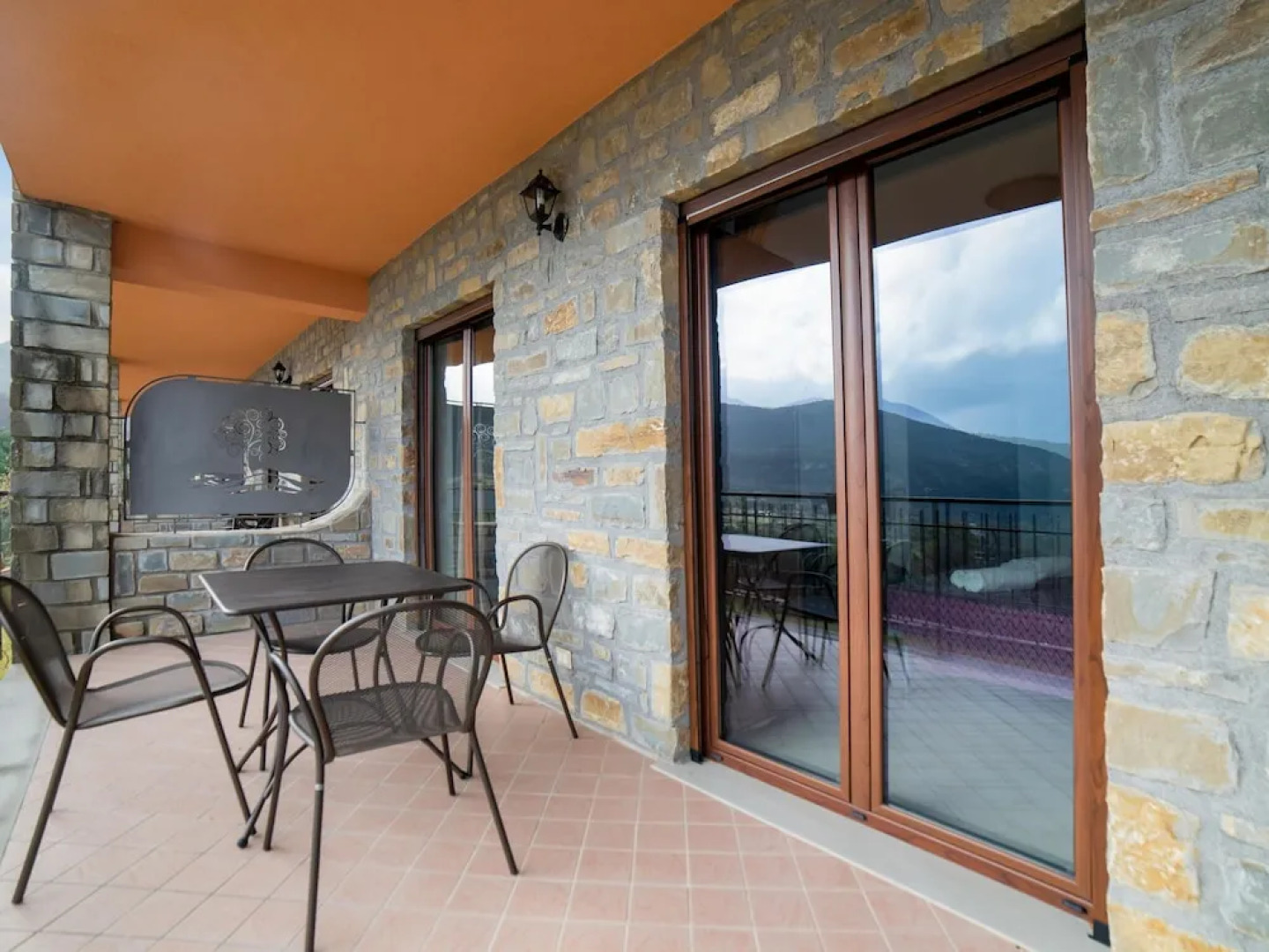 Hill View Apartment in Bosco With Terrace