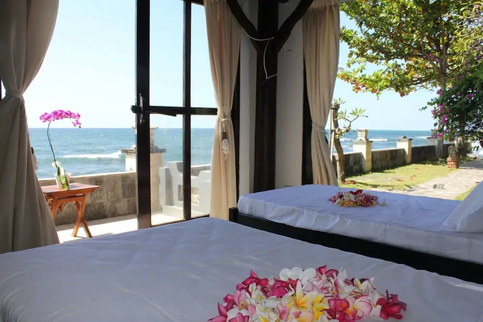 The Ning Beach & Villa