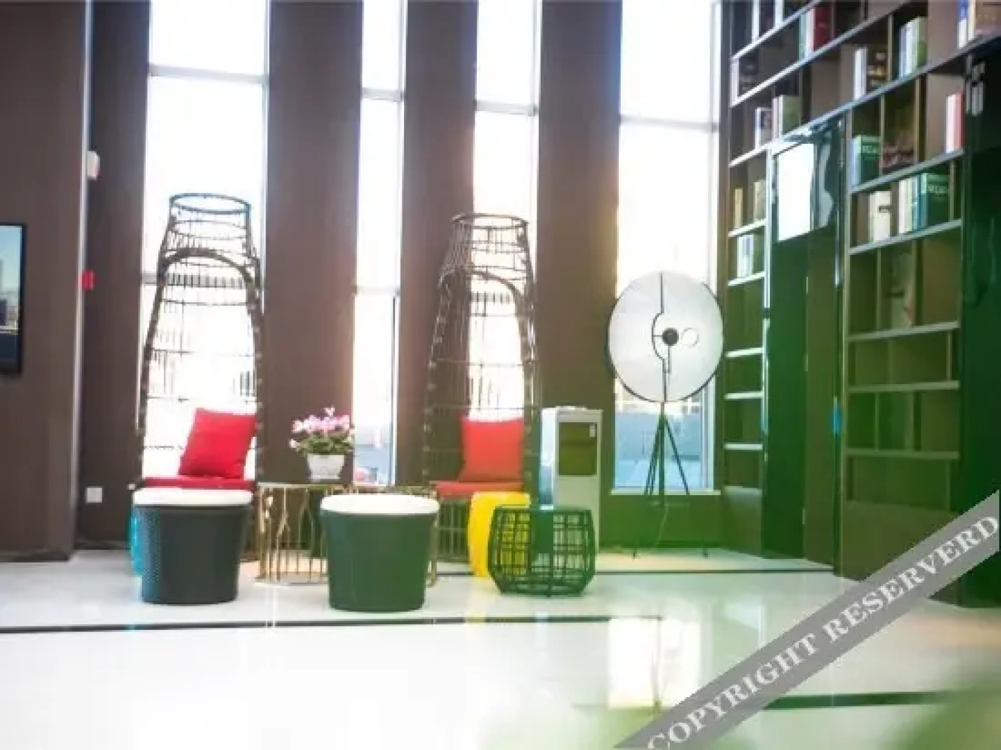 Elong Deluxe International Hotel (Yingcheng Plaza Yigou City)