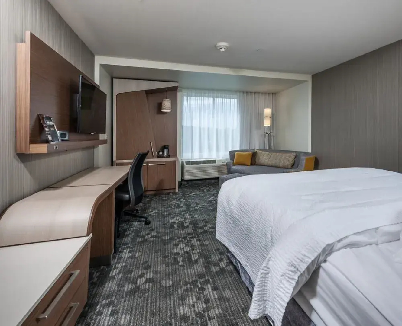 Courtyard Boston Littleton