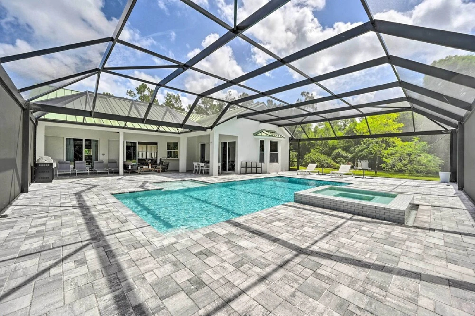 Sand Volleyball Court, Pool & Spa: Naples Gem!
