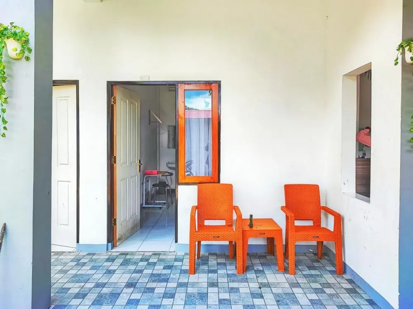 Shekinah Homestay & Cafe Waikabubak RedPartner