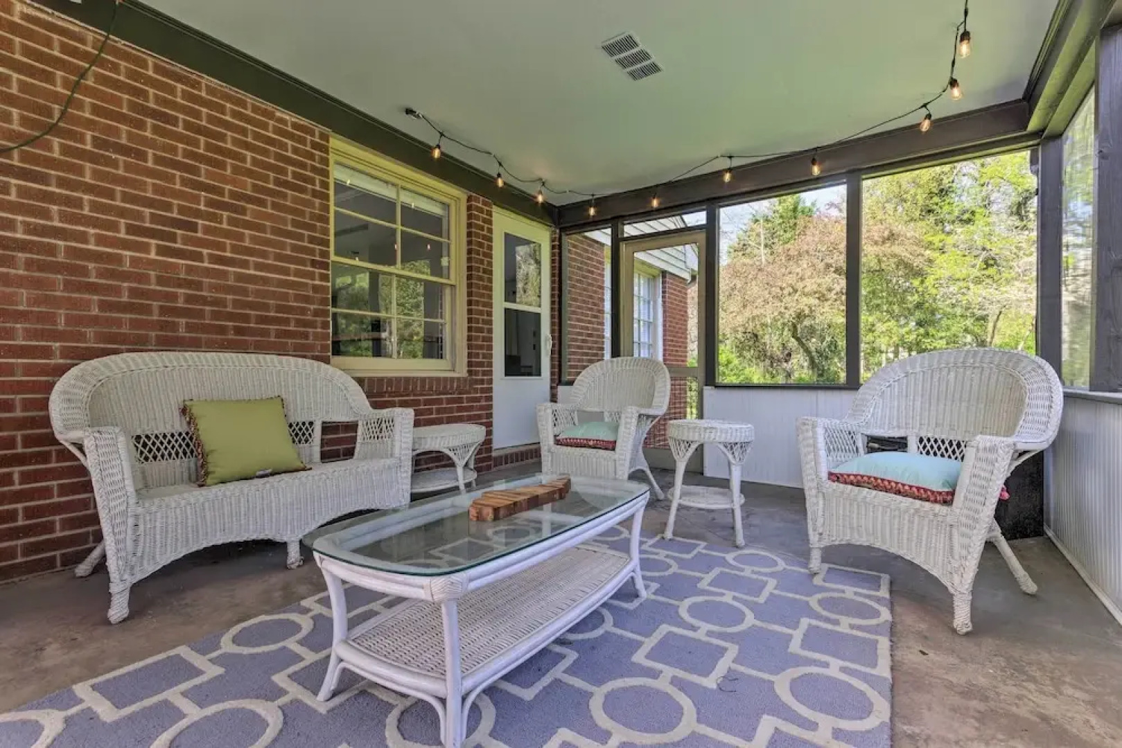 Dog-friendly Home: 1 Mi to Downtown Hendersonville