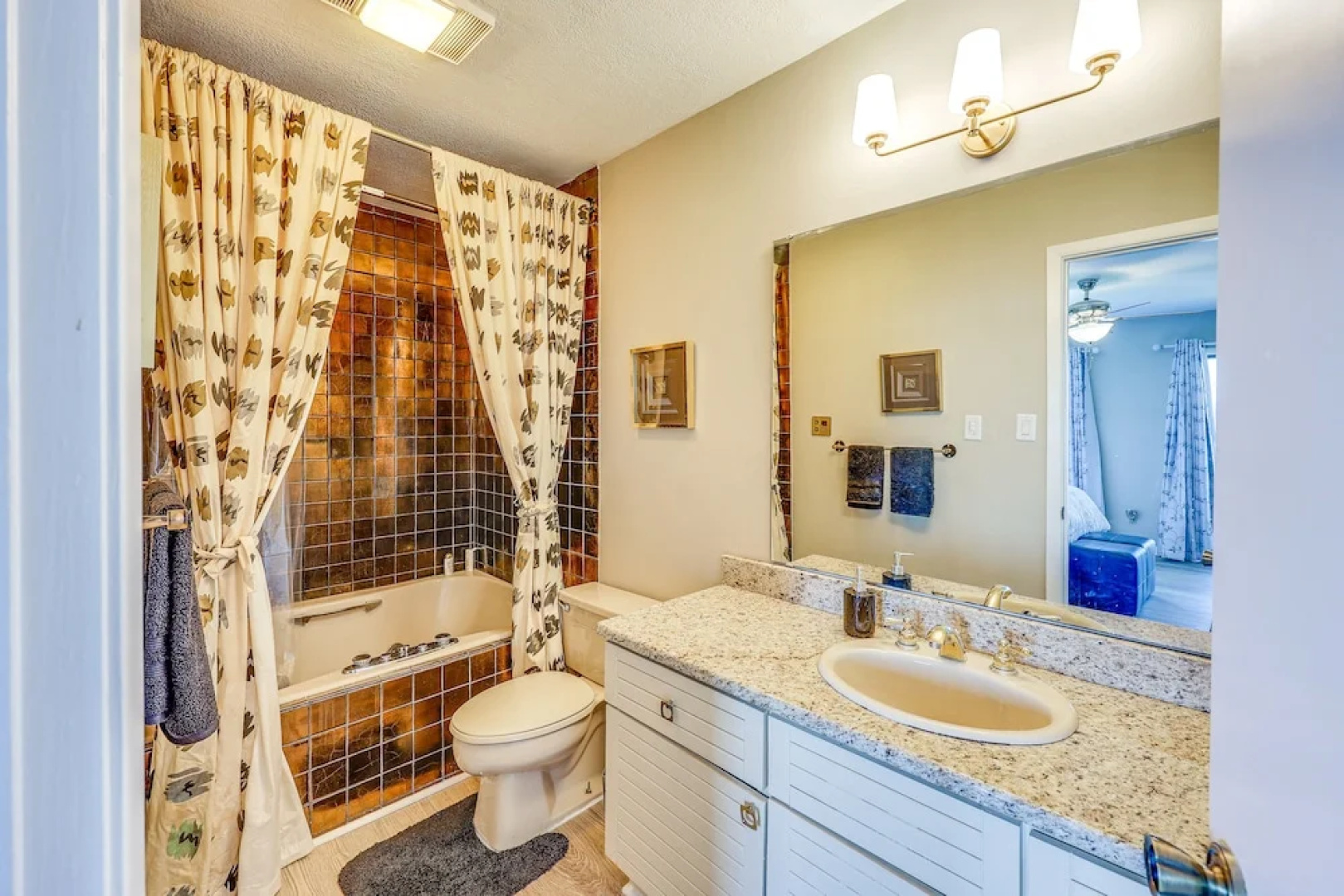 Hot Springs Lakefront Condo w/ Marina Access!