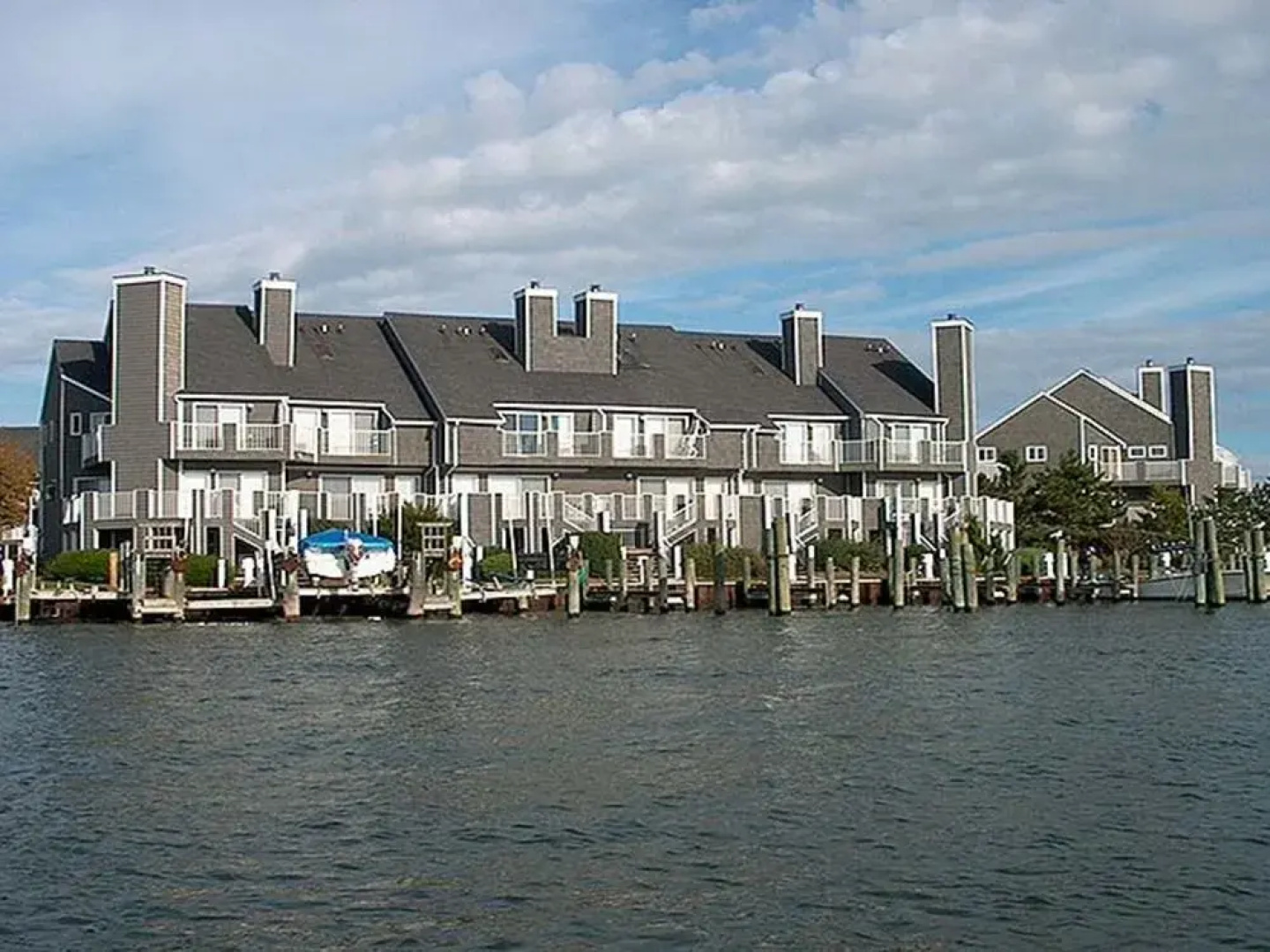 Harbour Island 31E by RedAwning