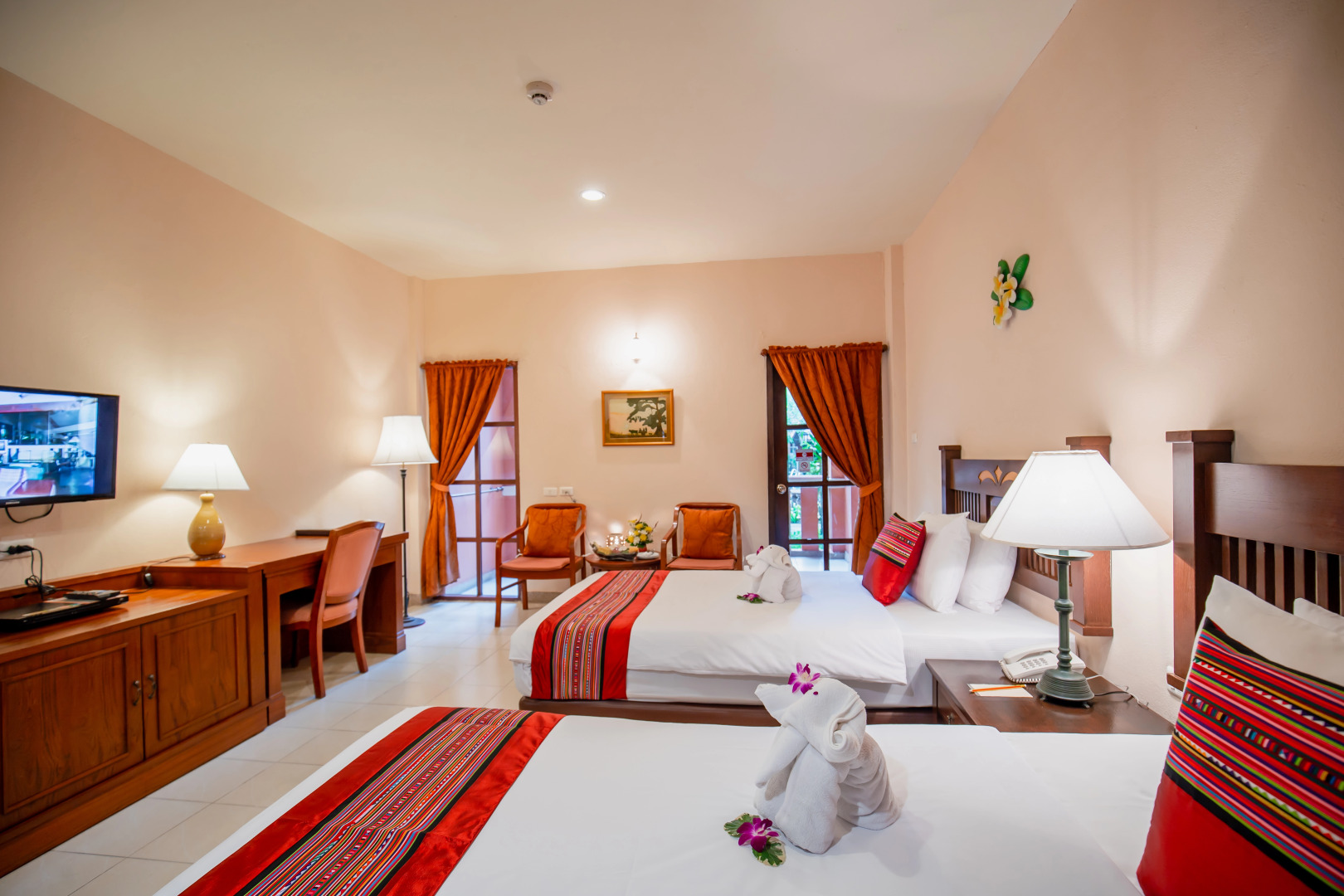 Phuket Leelavadee Hua Ting Resort