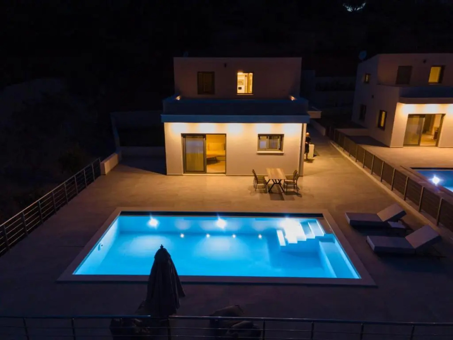 Plataria Sunrise Resort