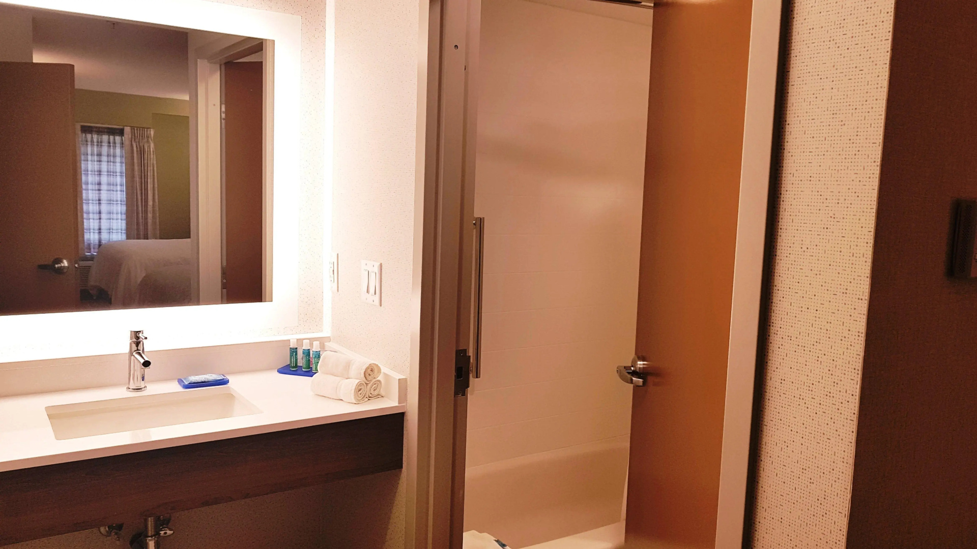 Holiday Inn Express & Suites Surrey by IHG