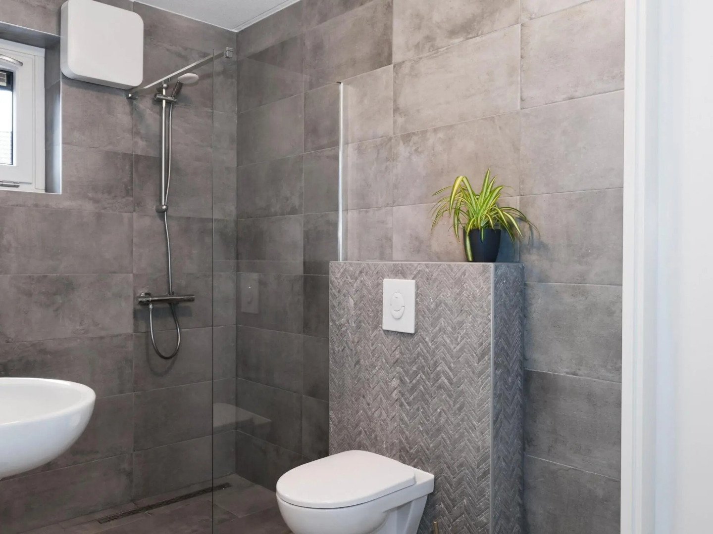 Luxurious group home with hot tub in Vlagtwedde