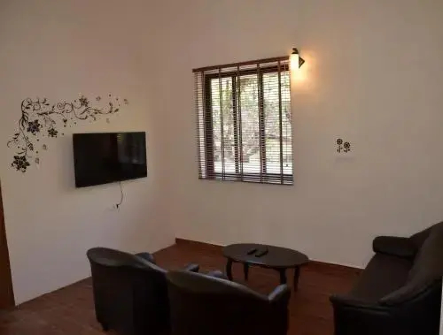 Jolly Poolside Hostel