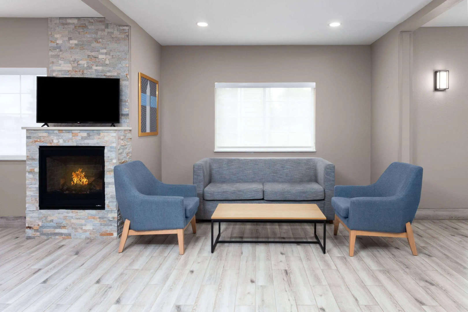 AmericInn by Wyndham Eagle River Downtown