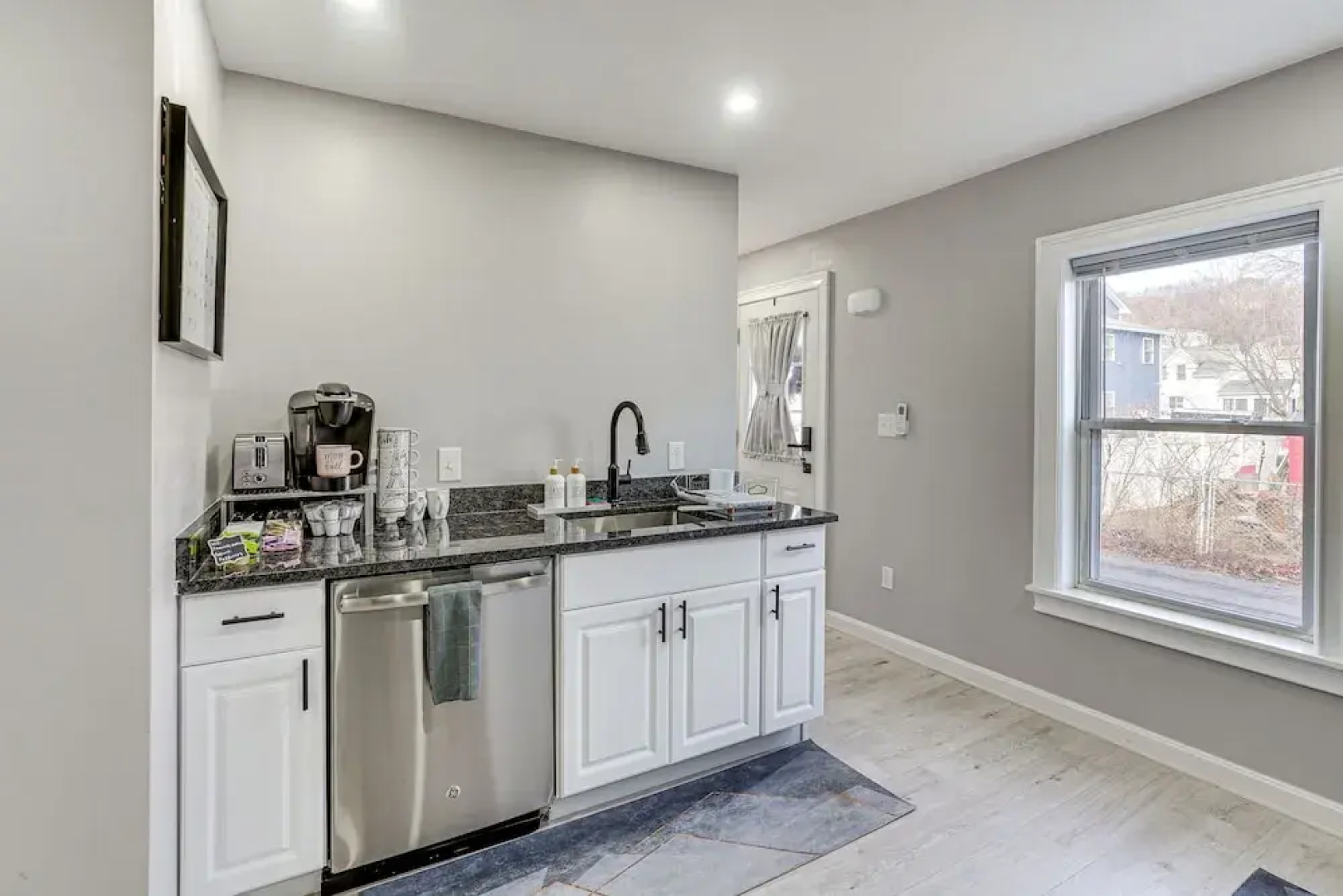 Coastal Lynn Escape w/ Fireplace: 3 Mi to Beaches