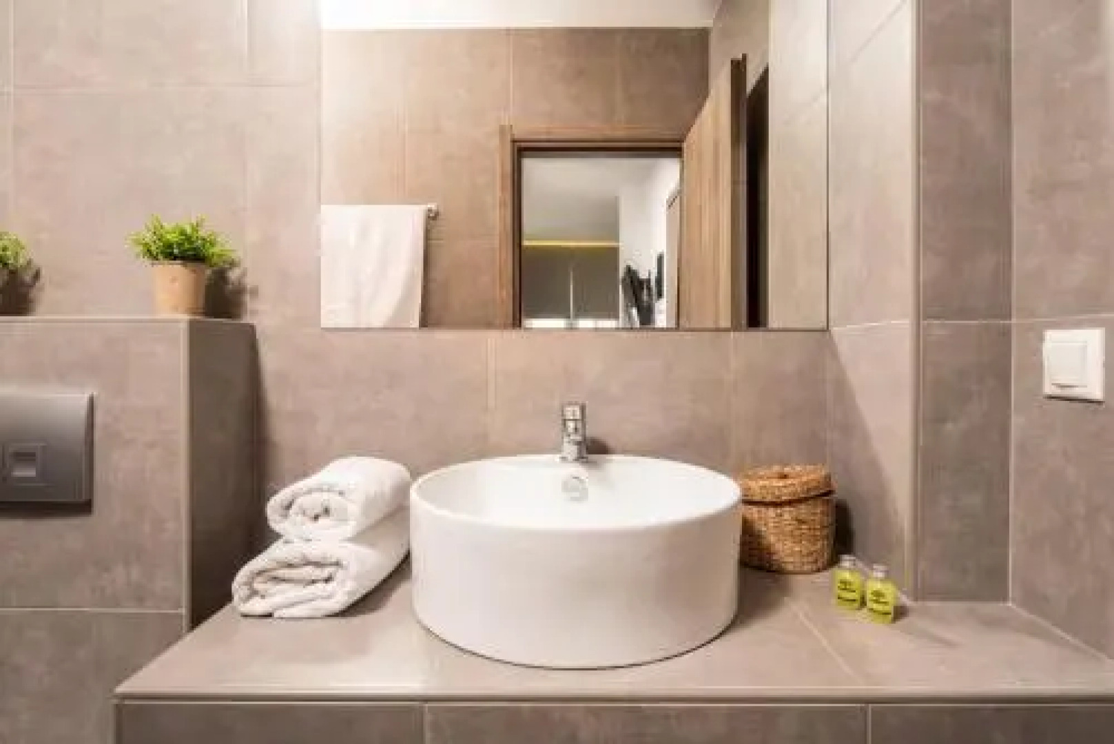 Kochyli Garden Studios