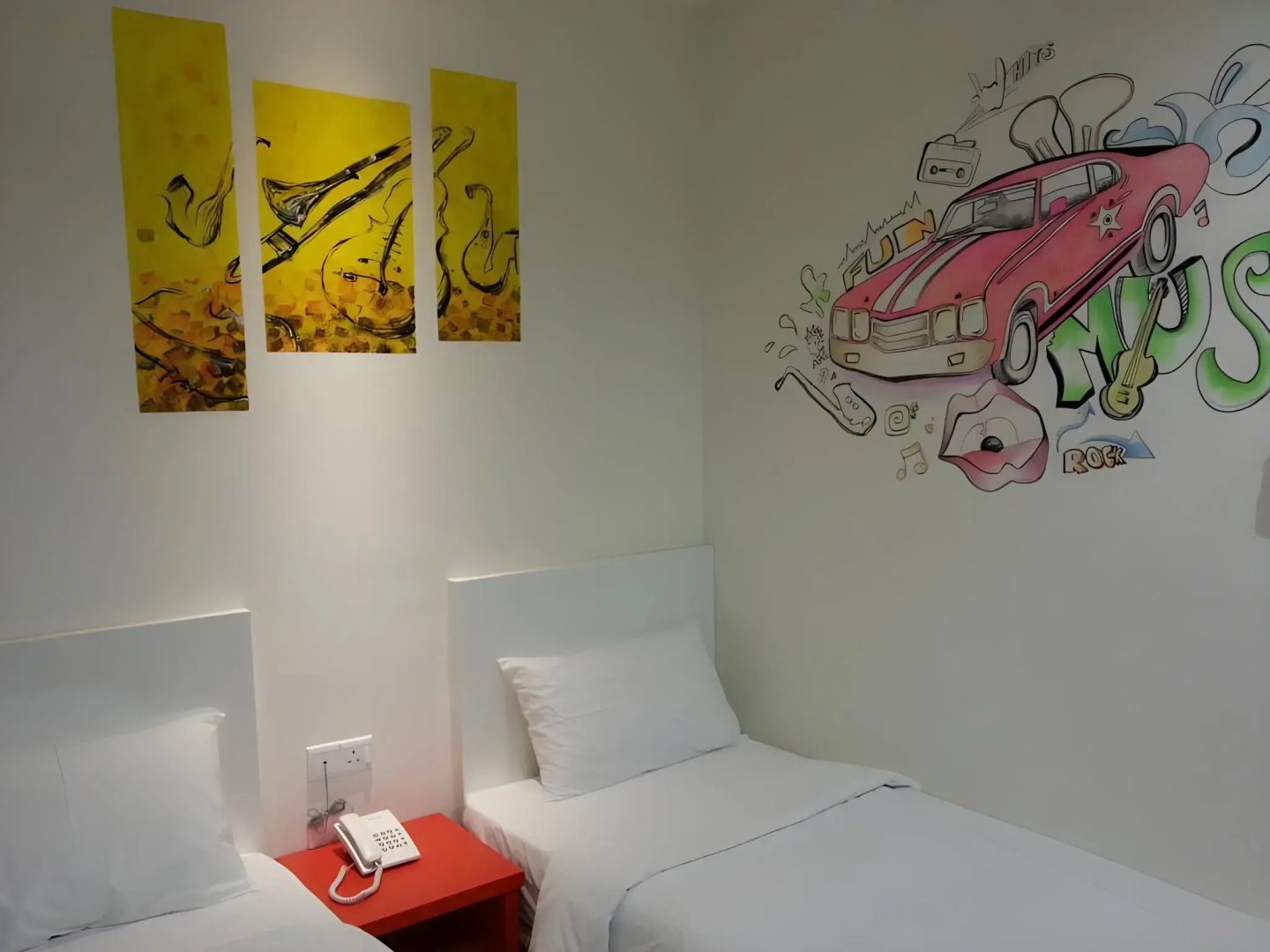 Hotel Strawberry Fields