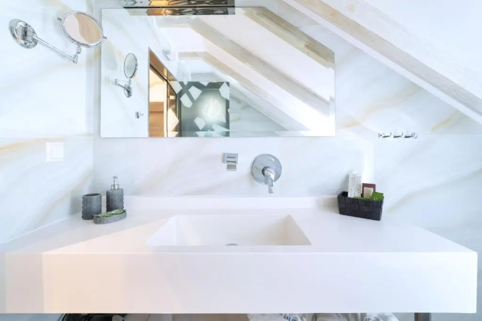 Studios Nautilus III