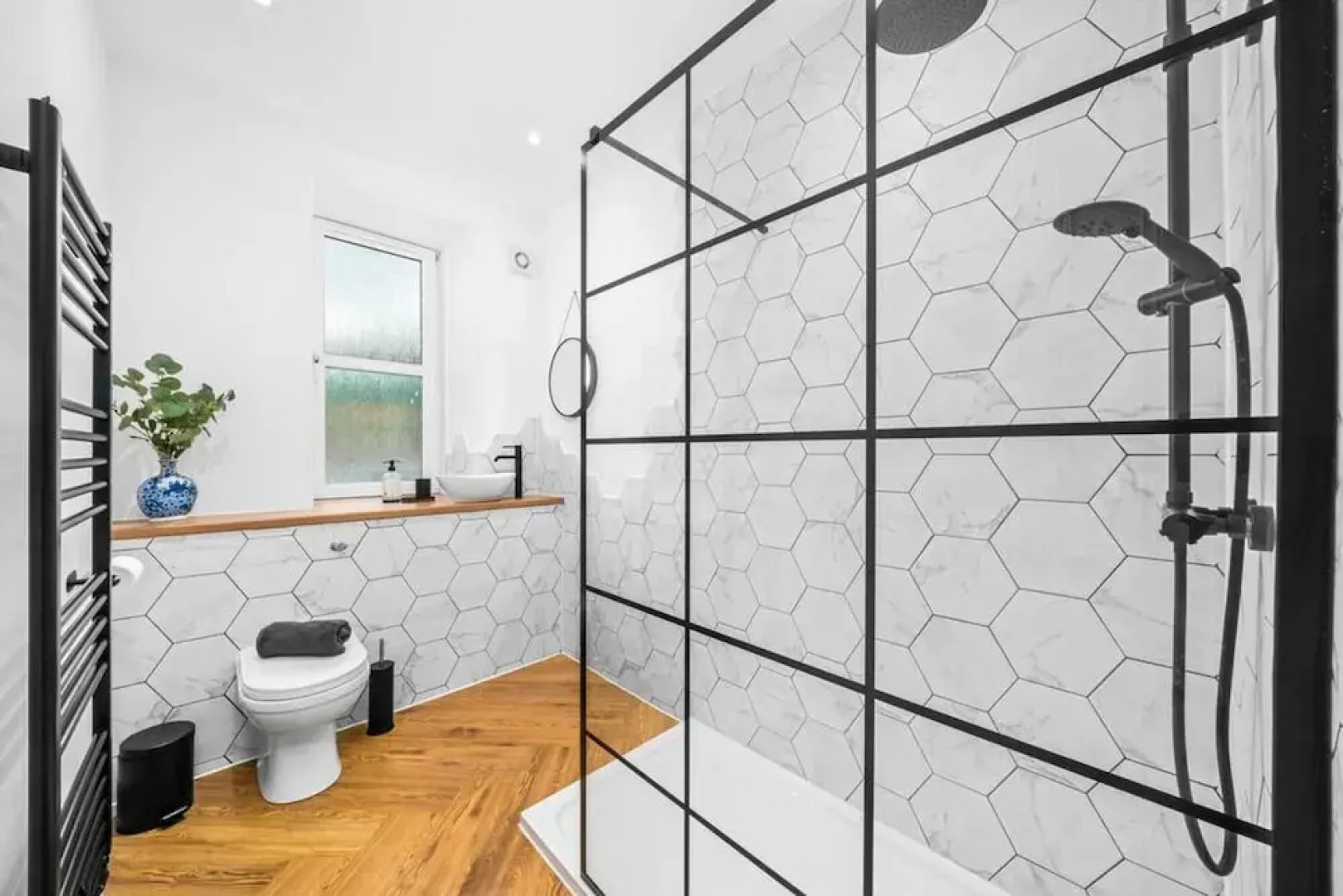 Stylish 4 Bed-town Centre