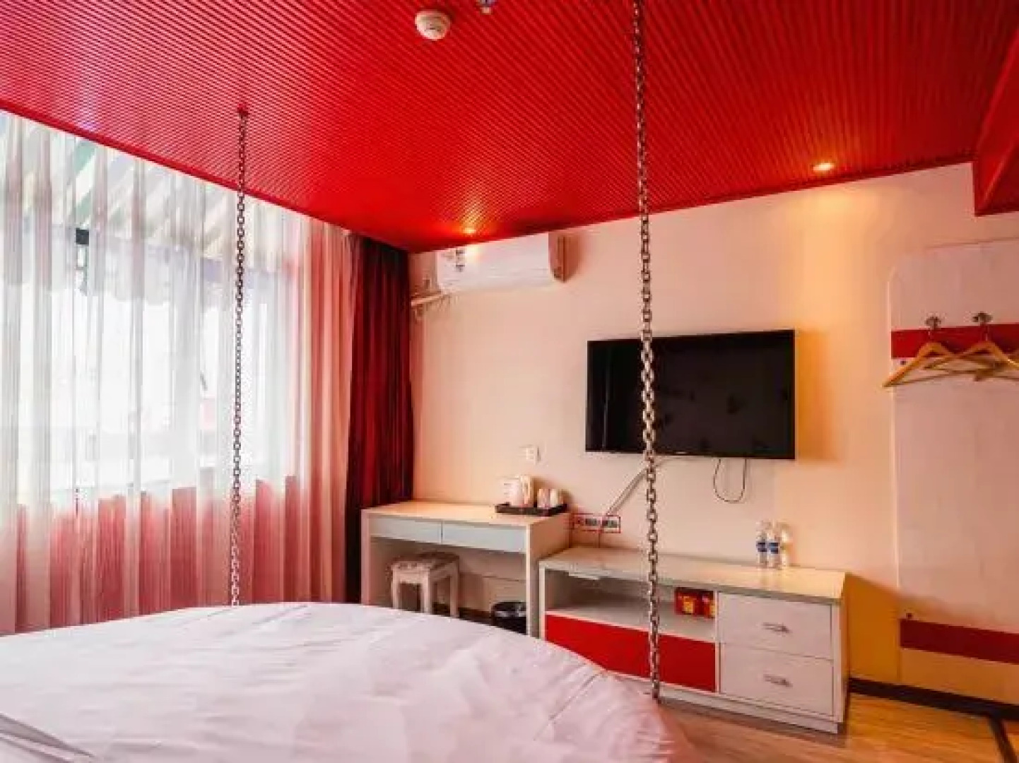 Yixian Sunshine Travel Inn (Xinxiang Hongmen University Town Branch)