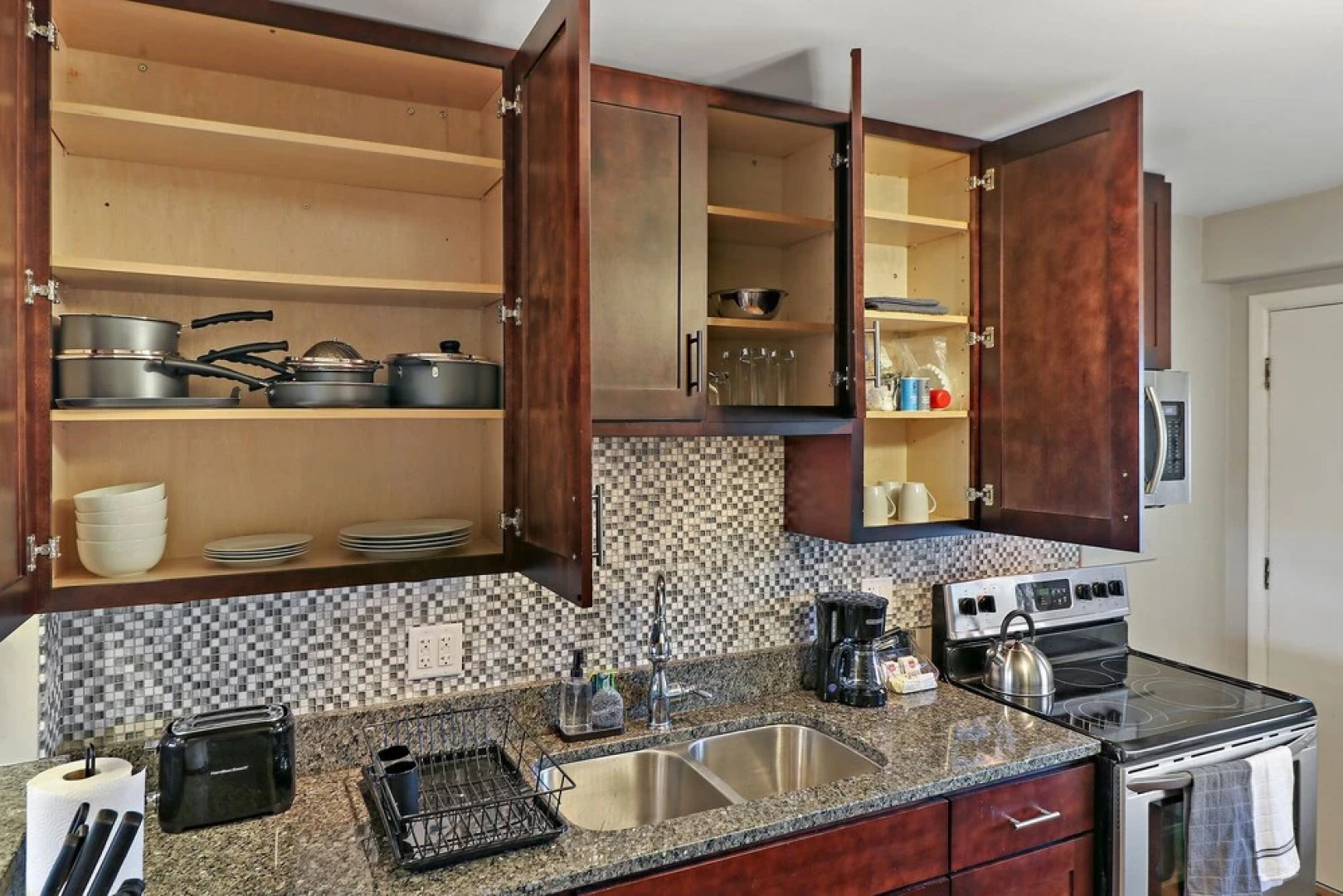 1BR APT in Quiet Arlington Neighborhood