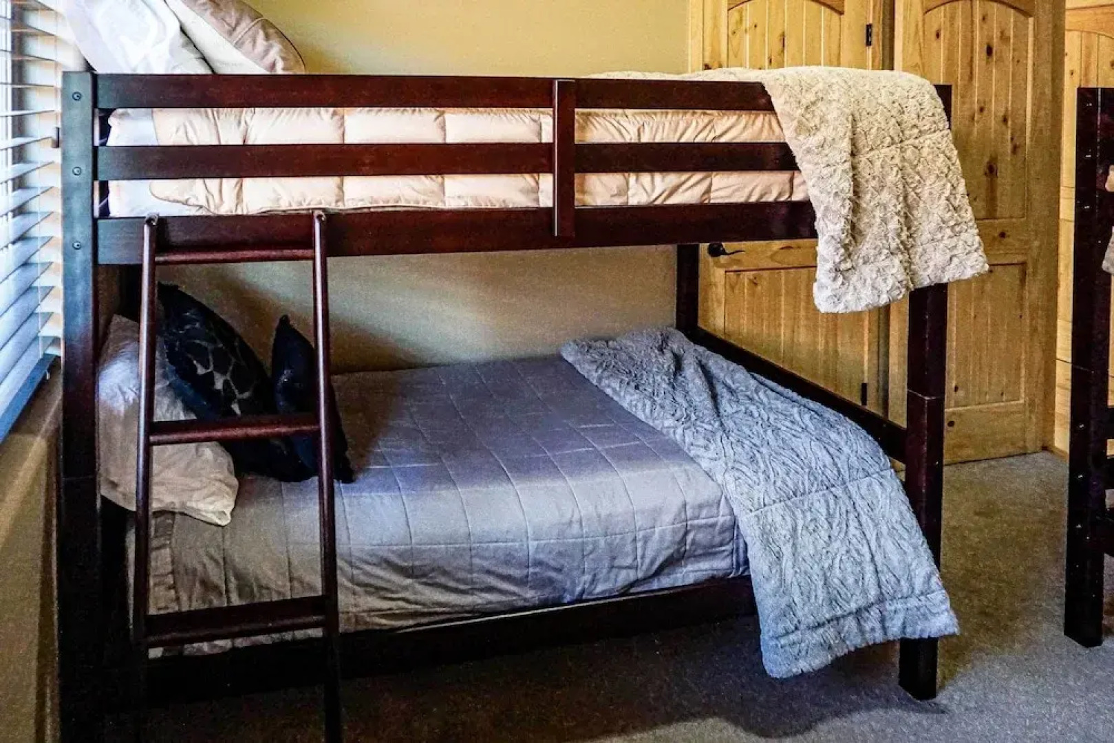 Waterfront Lakeside Home - 1 Block to Boat Ramp