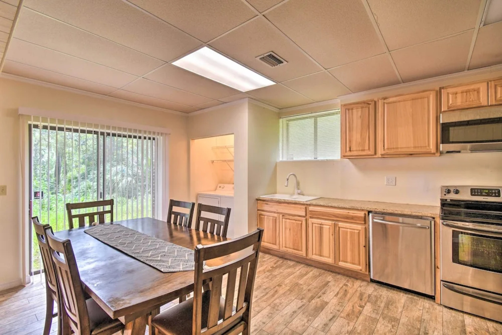 Jacksonville Home on 1 Acre ~ 6 Mi to Beach!