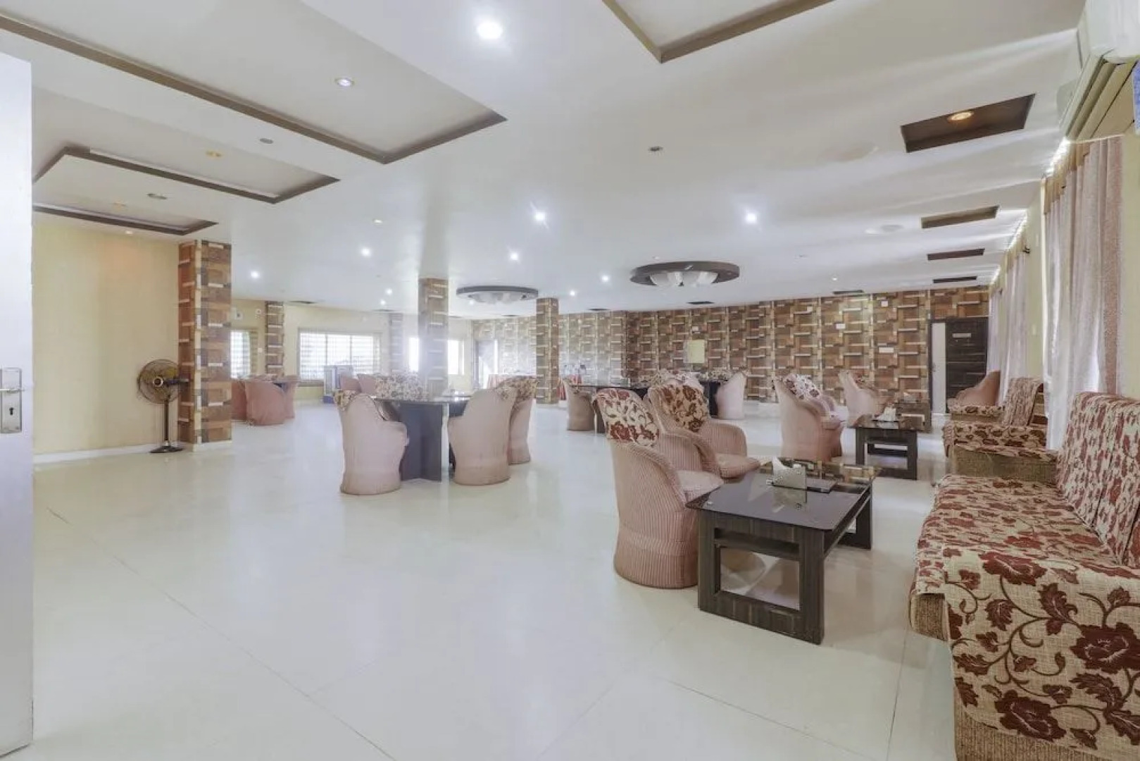 OYO 29089 Hotel Shiv Villas