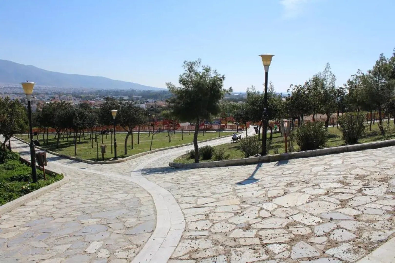 Luxury Studio 1.3 km from BEACH @ 1km from METRO