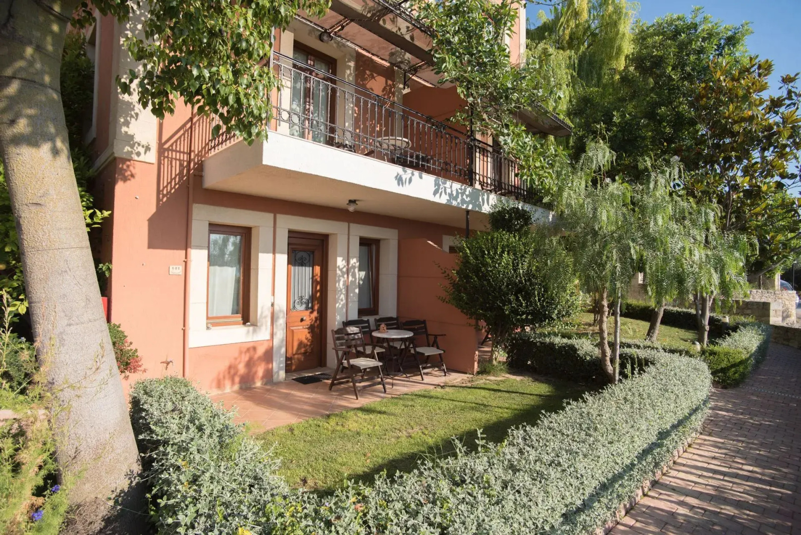 Katalagari Country Suites