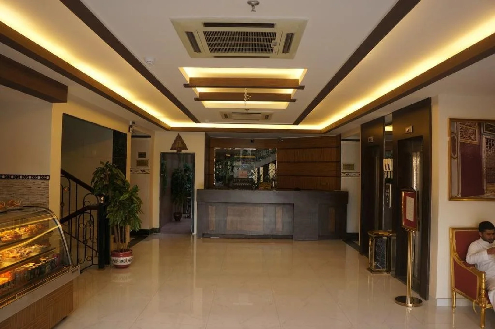 Al Alya Hotel Rooms and Suites