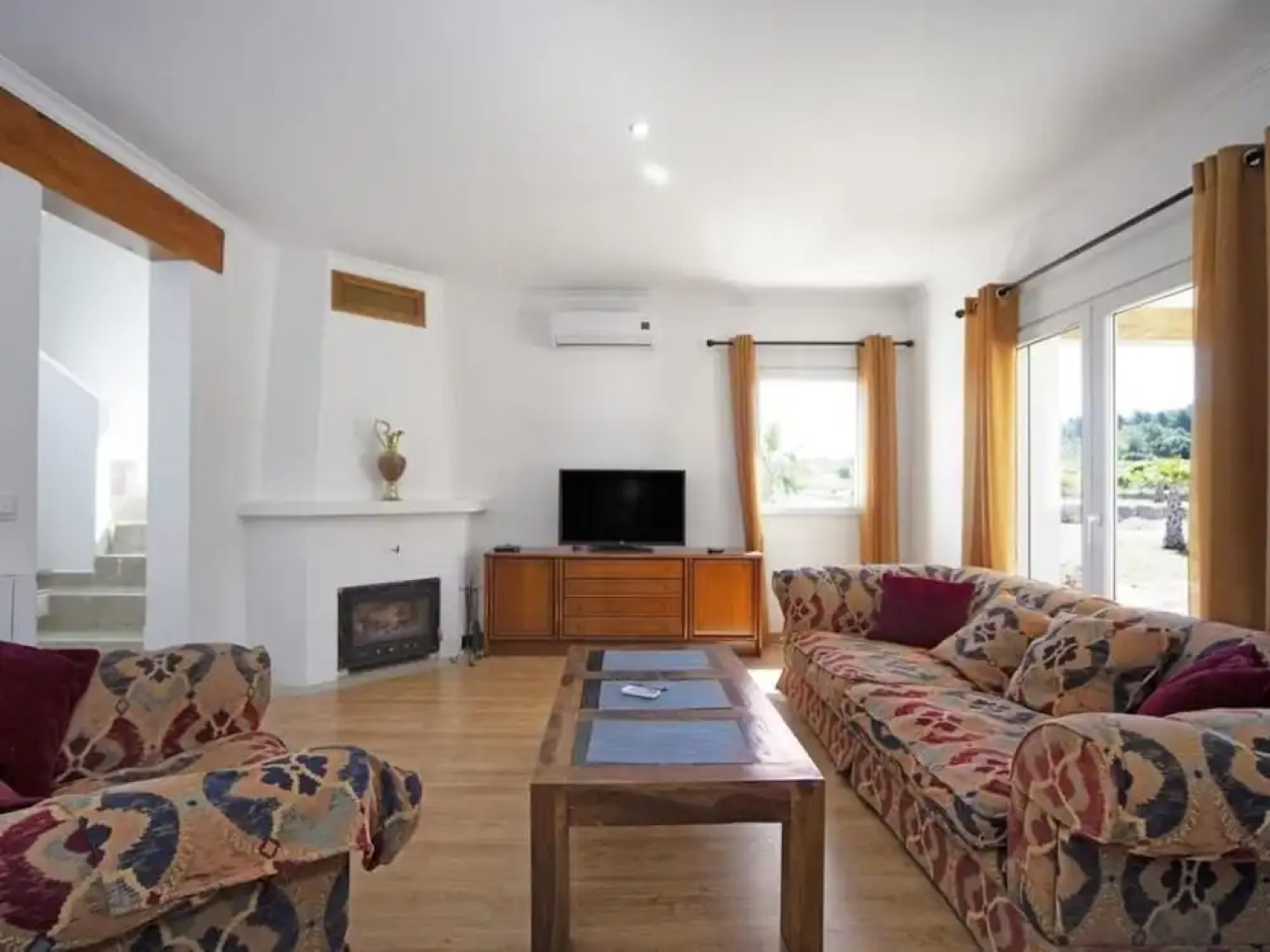 Casa Blanca - Monty's